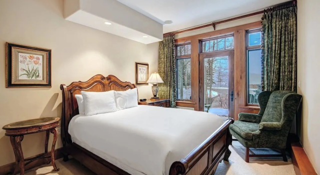 3BR Condo In Bachelor Gulch, Ski In/out