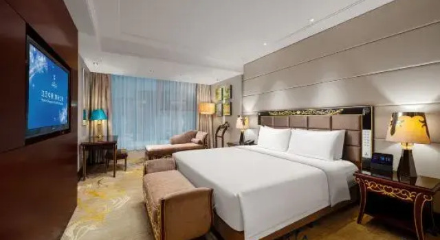 Люкс Classic Noble International Hotel