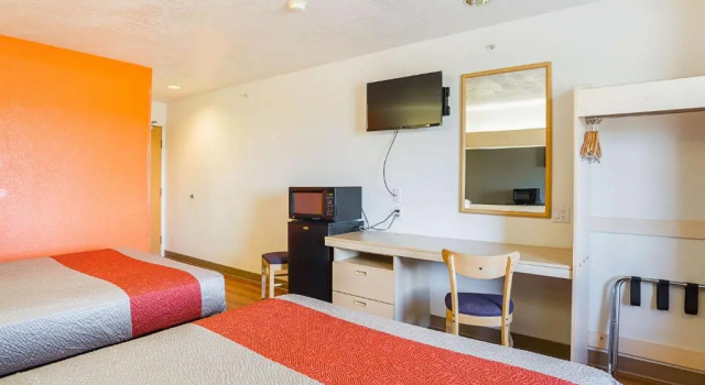 Четырёхместный номер Standard Motel 6-Bernalillo, NM