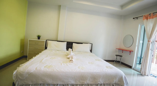 Tharadol Beach Resort, Забронировать Курортный отель Отели Южного Таиланда с парковкой, Парковка