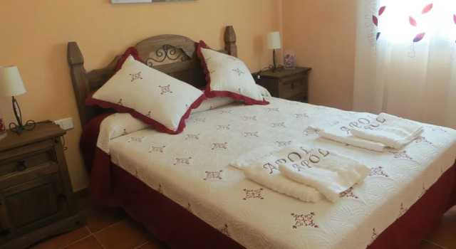 Casa Rural APOL, Varaa Hotelli Hotellit Madridin maakunta pysäköinnillä, Pysäköinti