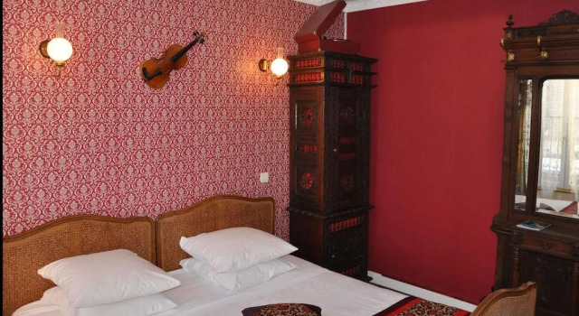 Detective Hotel, Book Hotel Etretat 