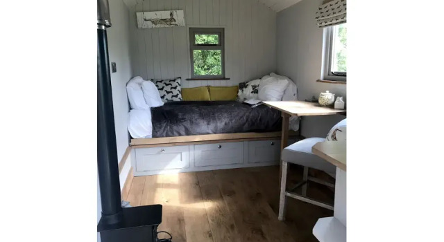 Goblin Coombe Glamping, 예약 캠핑장 Rangeworthy 조식 포함 호텔, 아침 식사