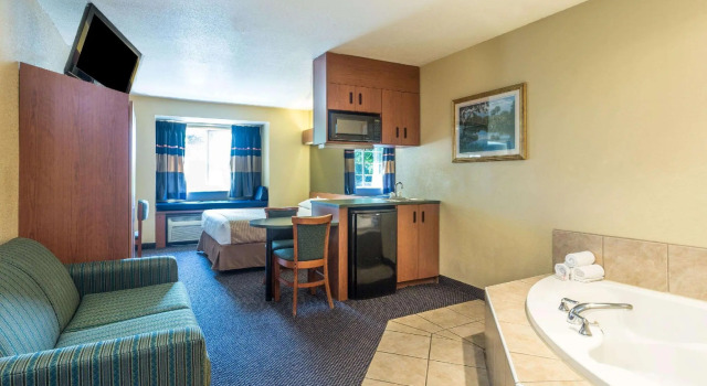 Двухместный люкс Deluxe Microtel Inn and Suites Ocala