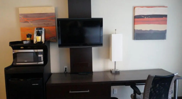 Четырёхместный номер Standard Holiday Inn Portsmouth Downtown by IHG