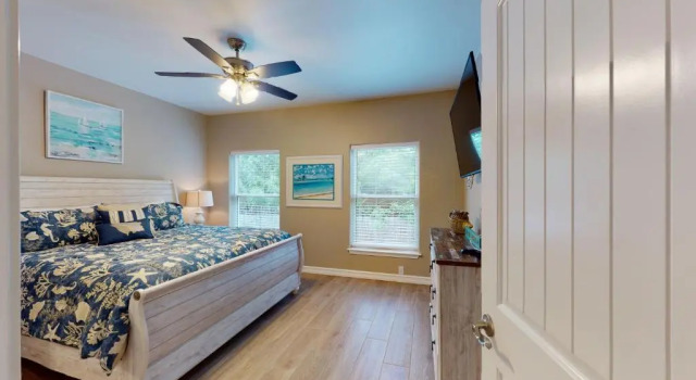 CDR109 Salt Therapy 3 bedroom 3 bath Newly Remodeled, BEACH home with Shared POOL