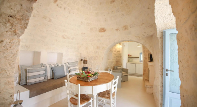 TD Lamiamola Stylish Trulli Lamie With Pool, Book Feriehus Villaer i Valle d'Itria, Villa