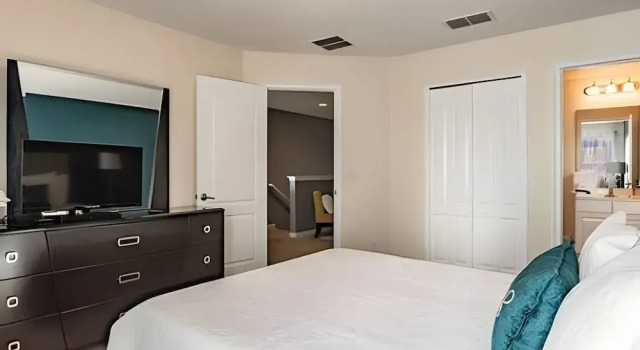 Solterra 6br, 4 Ensuites, Pool & Game Room