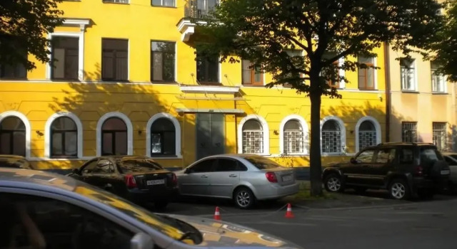 Art-house for tourists, Забронировать Отель Петроградский район Санкт-Петербург, рядом с Станция метро «Чкаловская»