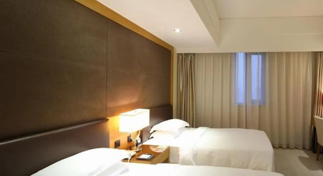Aurum International Hotel