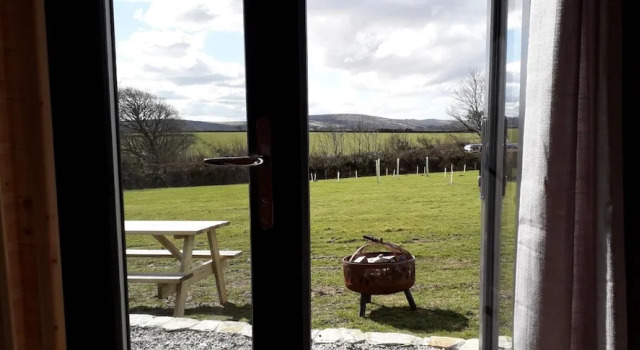 Hornbeam Eco Cabin - Sleeps 2 - Valley View, Varaa Huoneisto Asunnot kohteessa Merseyside, Huoneisto