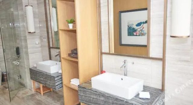 Gaoshidi Hotel, Book Hotel Hoteller i Saihan med parkering, Parkering
