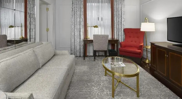Люкс Classic InterContinental New York Barclay Hotel by IHG