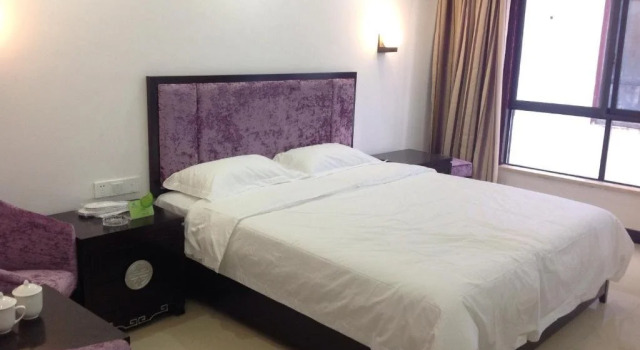 Guilin Yangshuo Jingying Huanle Village Holiday Inn, Забронировать Отель Отели Яншо с парковкой, рядом с Парк Яншо, Парковка