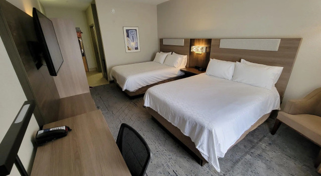 Четырёхместный номер Standard Holiday Inn Express Hotel & Suites - The Villages by IHG
