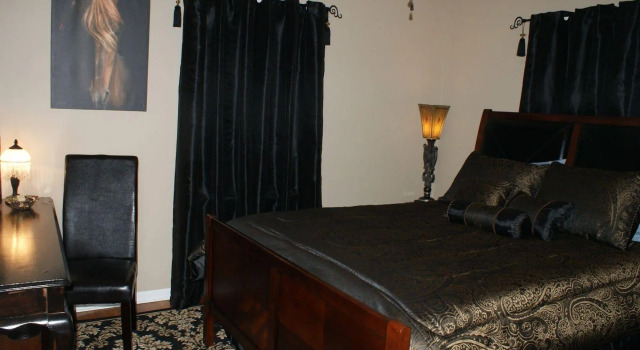 The Foxtrot Inn, Book Hotel Ava Ozark