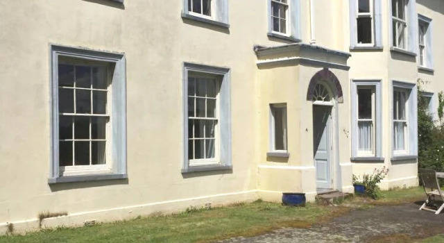 Allt y Rheini Mansion, Book Hotel Cilgerran Glamorgan