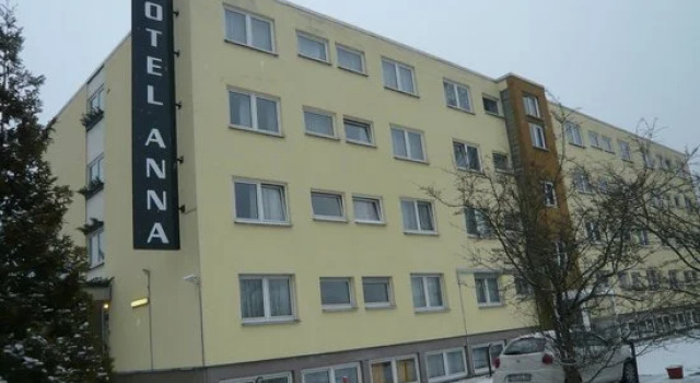 Anna, Boek Hotel Schwanheim Frankfurt