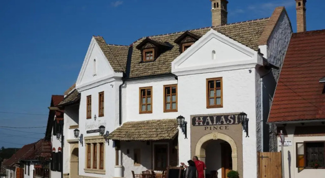 Halasi Pince Panzió, Varaa Hotelli Villány Baranya