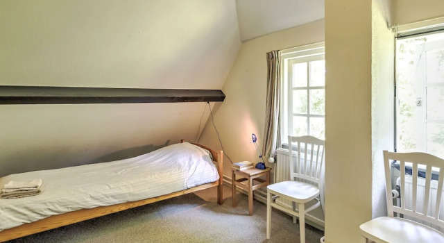 Lovely Chalet near Sea in Oostvoorne, Book Chalet Oostvoorne Zuid-Holland