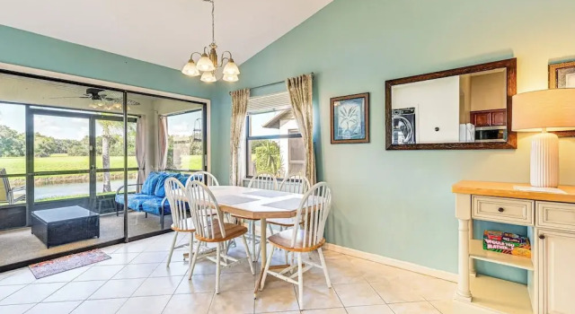 Вилла Sunny Canal-View Villa w/ Lanai in Sebring