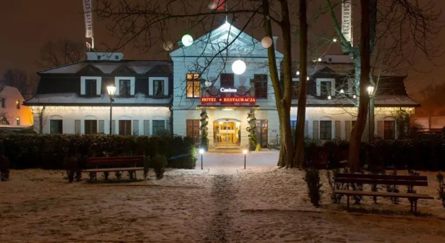 Hotel Dwór Kościuszko, Забронировать Отель Отели Прадник Бялы с парковкой, Парковка