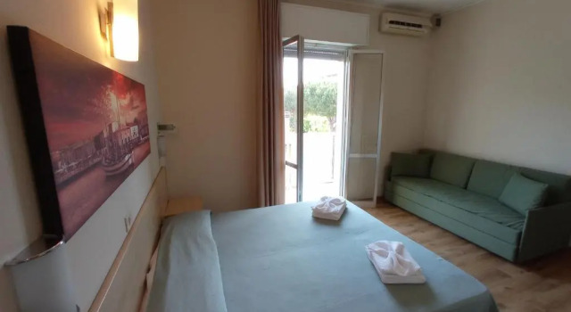 Четырёхместный номер Comfort California Pastry Hotel
