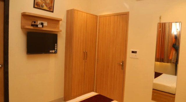 Hotel Raj, Забронировать Отель Отели штата Раджастхана 3 звезды, 3*
