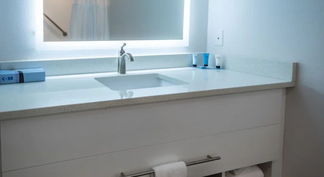 Люкс с балконом Palmera Inn and Suites