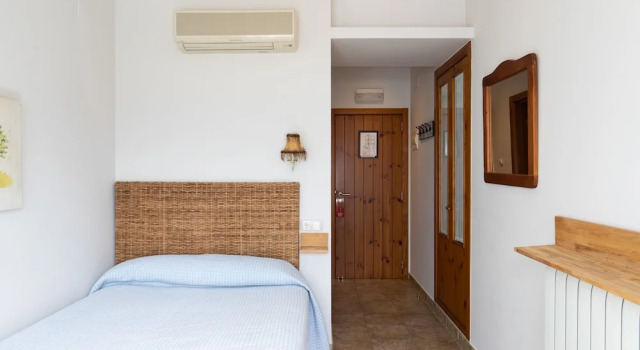 Одноместный номер Standard с балконом и с видом на море Hotel Noguera Mar