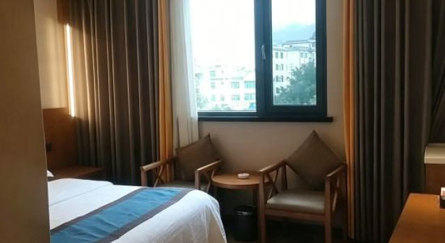 Люкс с 2 комнатами Jinfeng Hotel