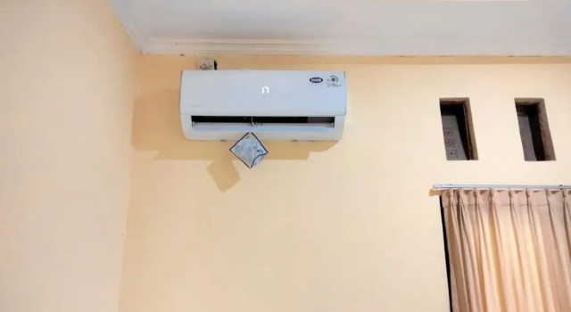 Wisma Mutiara near Alun Alun Demak Mitra RedDoorz, Забронировать Отель Демак провинция Центральная Ява