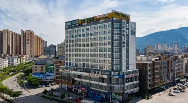 Clover Holiday Hotel (Guiping Xinggui), Book Hotel Xishan Guangxi