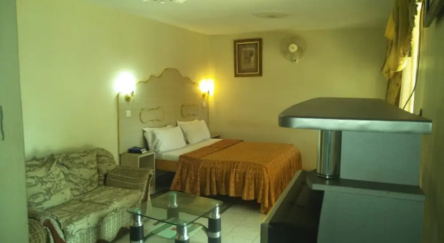 Owoods Annex Hotel