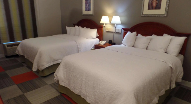 Четырёхместный номер Standard Hampton Inn Bowling Green