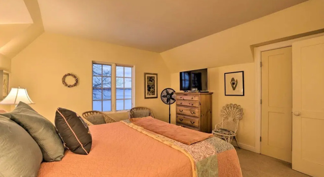 Коттедж Stunning South Hero Home on Lake Champlain w/ View