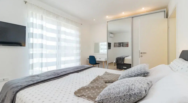 Beautiful Villa With Swimming-pool in Pula Croatia, Забронировать Вилла Отели Штиньян 3 звезды, 3*