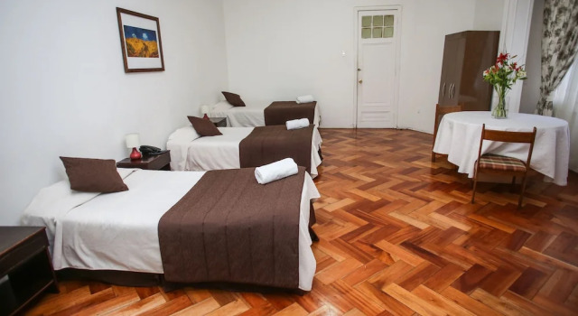 Номер Classic с балконом Hostal Plaza Londres 77