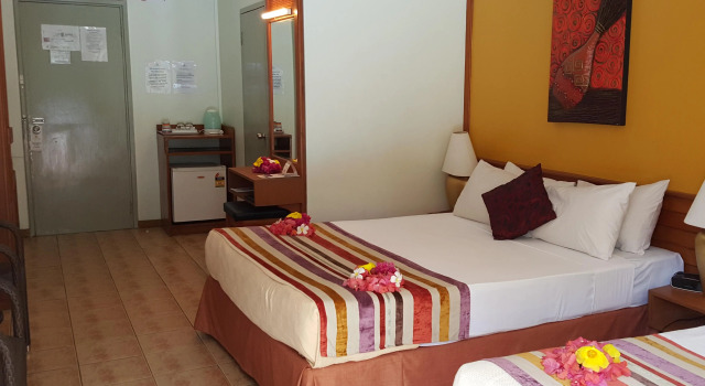 Номер Deluxe с видом на бассейн Hexagon International Hotel, Villas & Spa