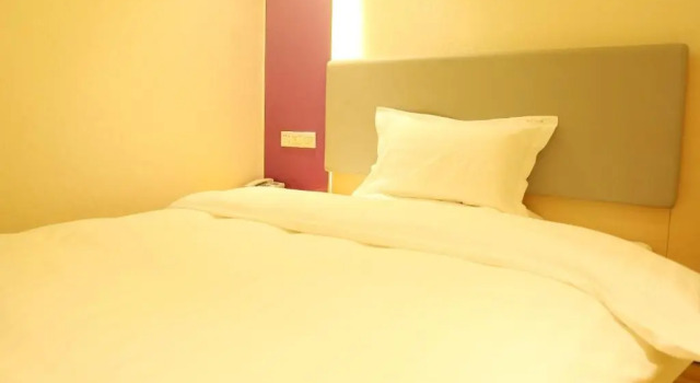 Номер Standard 7Days Inn Neijiang Longchang Xinhua Street Branch