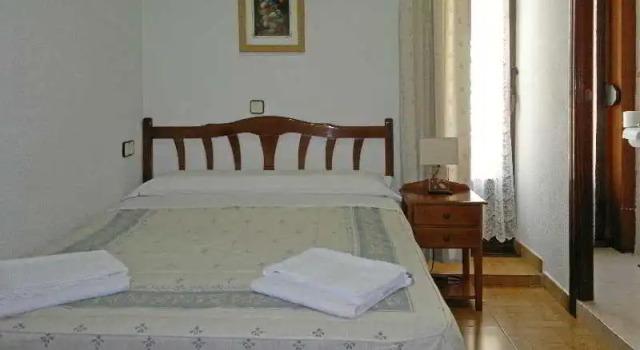 Одноместный номер Standard с балконом Hostal San Antonio
