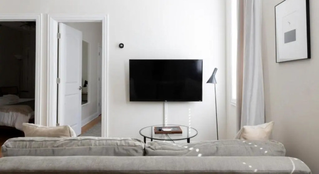 Апартаменты Updated West Town 2BR with W&D by Zencity