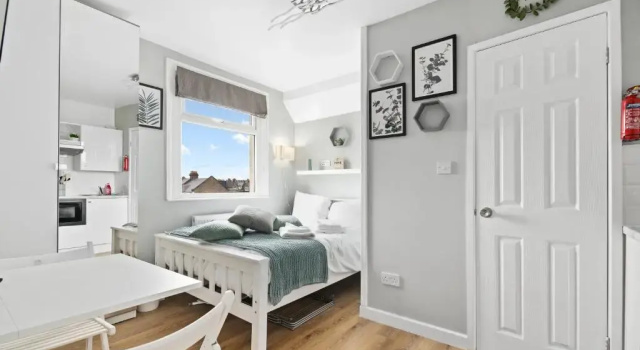 Апартаменты Stunning Studio Flat for 2 people in Kensal Green near West Kilburn, Ladbroke Grove and Maida Hill