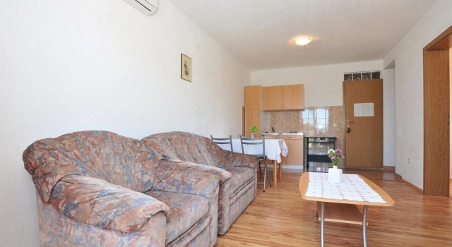 Beautiful Home in Lokva Rogoznica With Wifi and 2 Bedrooms