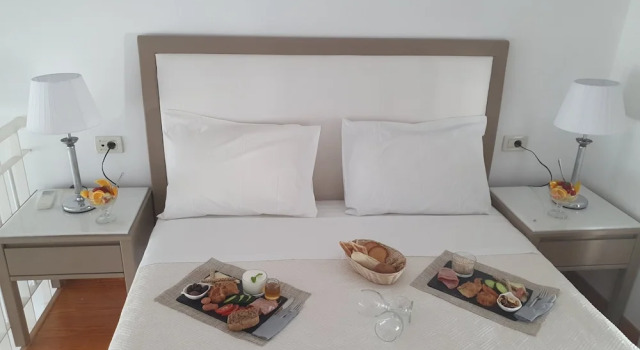 Номер Superior Дуплекс с балконом и с видом на море Elizabeth Suites