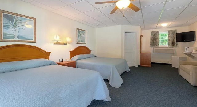 Четырёхместный номер Standard Цокольный этаж Cromwell Harbor Motel