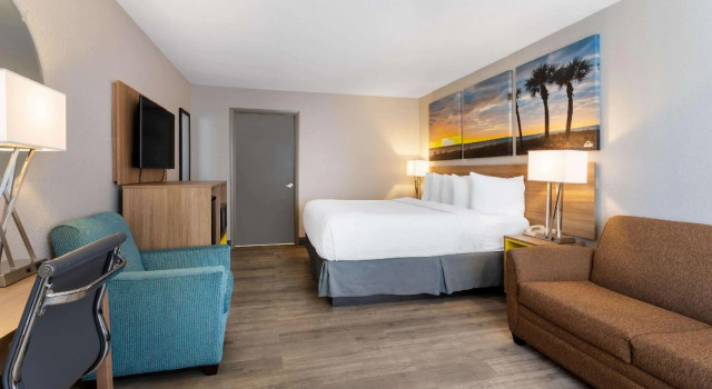 Двухместный номер Standard Days Inn by Wyndham Titusville Kennedy Space Center