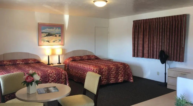 Четырёхместный номер Standard Old Marina Inn