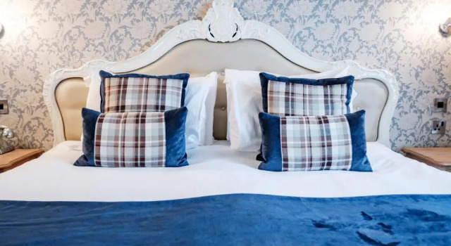 Люкс Luxury The Drayton Court Hotel