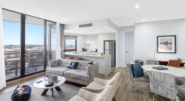 Люкс с 3 комнатами с видом на реку Meriton Suites Church Street, Parramatta